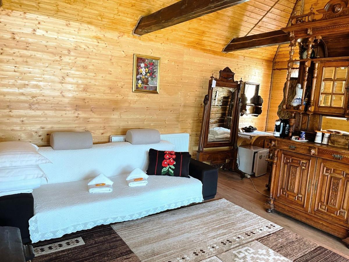 Casa Baciu Hotel ฟุนดูโมลโดเว ภายนอก รูปภาพ