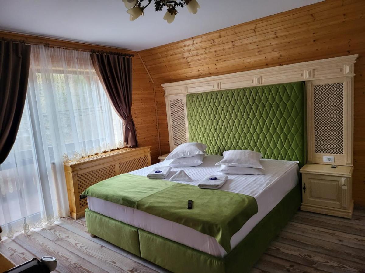Casa Baciu Hotel ฟุนดูโมลโดเว ภายนอก รูปภาพ
