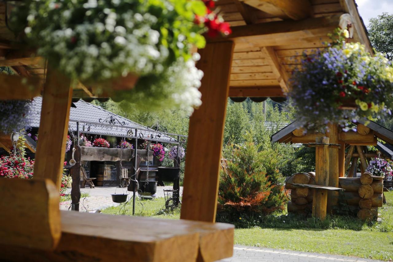 Casa Baciu Hotel ฟุนดูโมลโดเว ภายนอก รูปภาพ